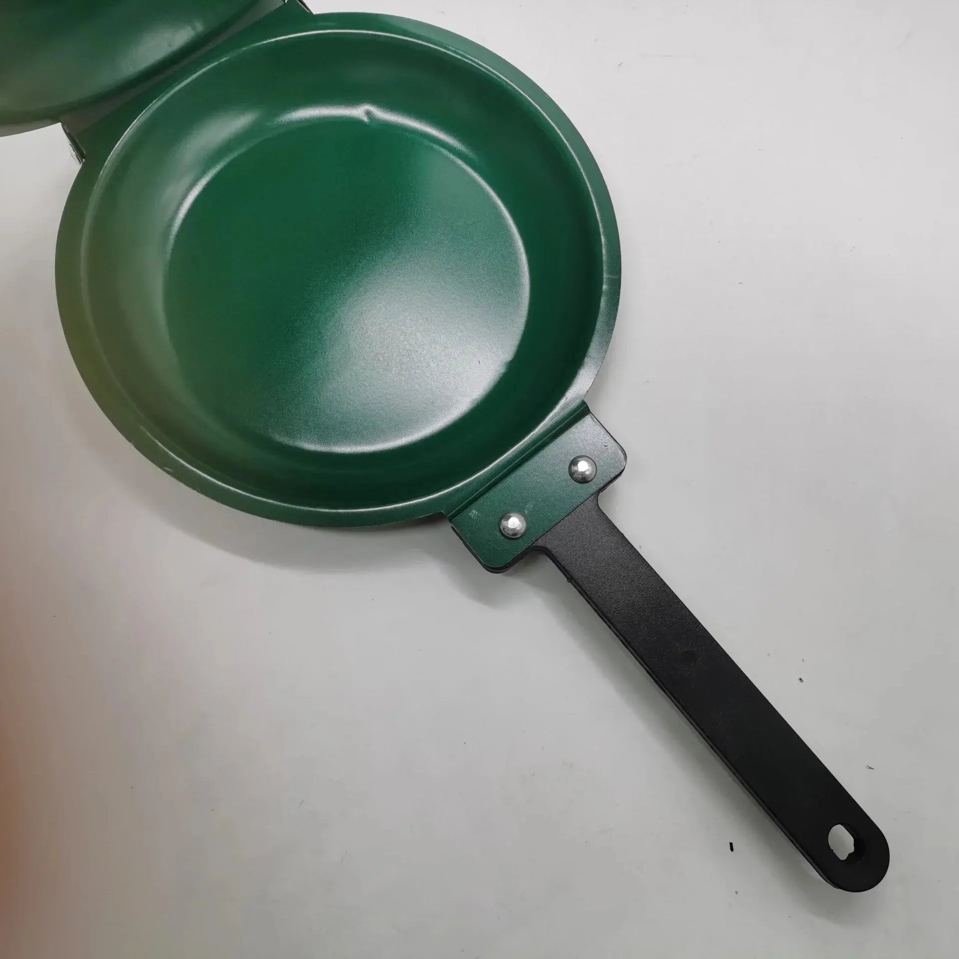 Titanium Steel Frying Pan – Durable, Nonstick & Chef-Approved Cookware NNOS