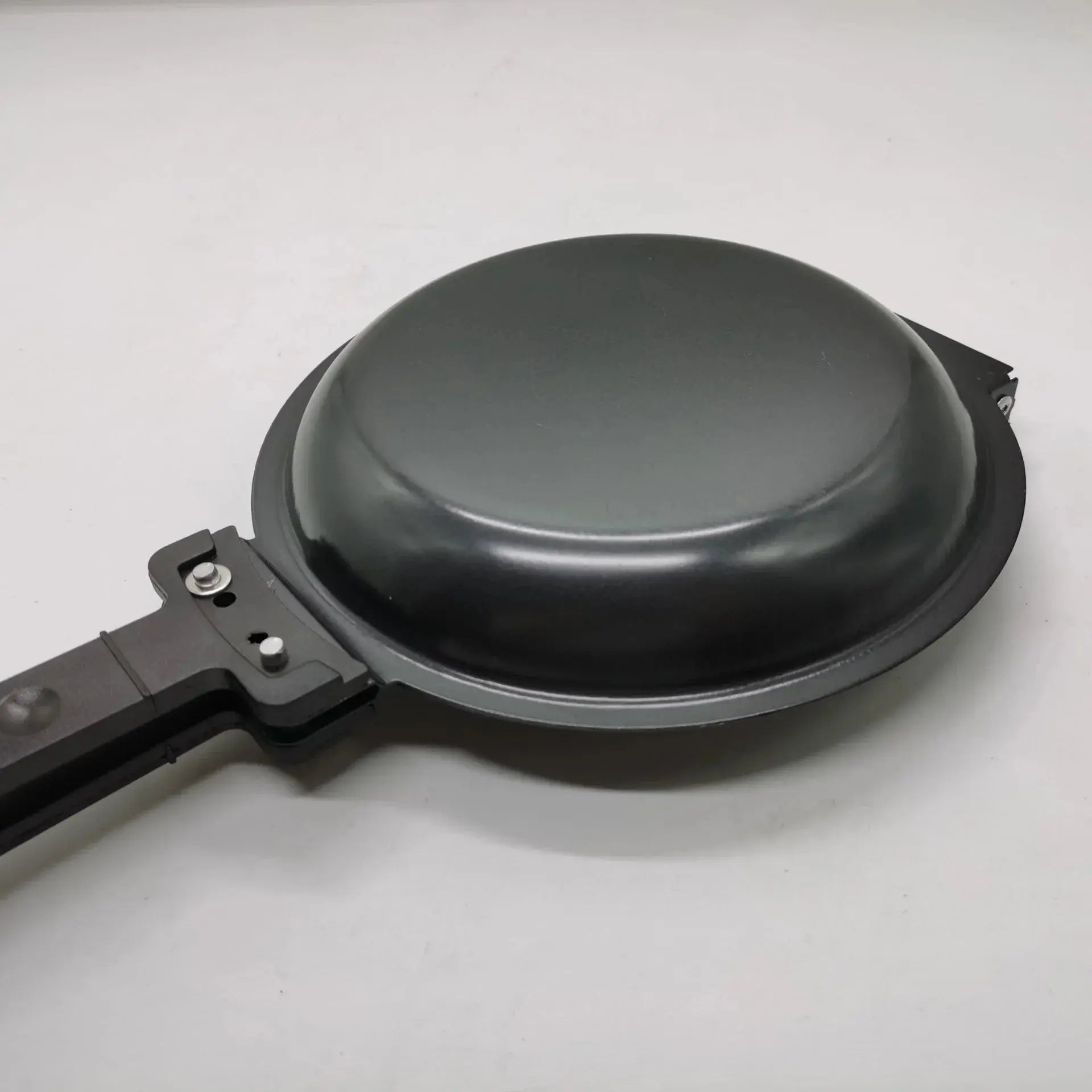 Titanium Steel Frying Pan – Durable, Nonstick & Chef-Approved Cookware NNOS